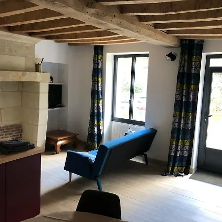 Hébergement de vacances Petite Maison Dans Fosse Troglodytes