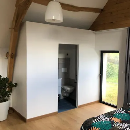 Petite Maison Dans Fosse Troglodytes *