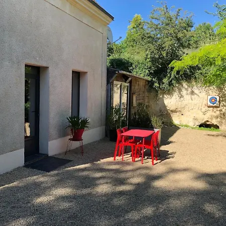 Hébergement de vacances Petite Maison Dans Fosse Troglodytes Chemellier
