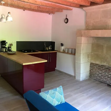 Petite Maison Dans Fosse Troglodytes Hébergement de vacances Chemellier